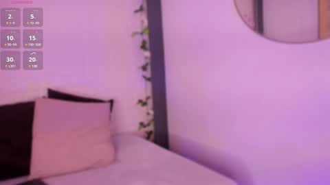 emma_woods__ online show from December 30, 3:34 pm