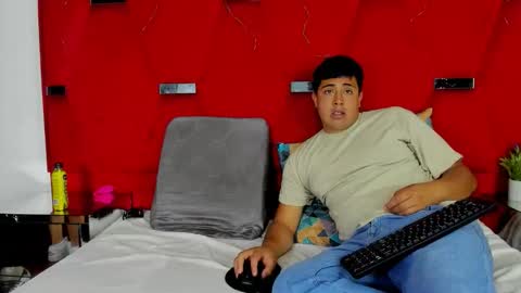 EmmaAndDemon online show from January 14, 6:27 pm