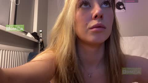 Snapshot of emmaandjake chatting on December 3, 6:00 pm emmaandjake online show from December 3, 6:00 pm