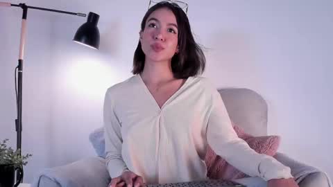 Snapshot of emmacoel chatting on December 3, 12:30 am Emma Coel online show from December 3, 12:30 am