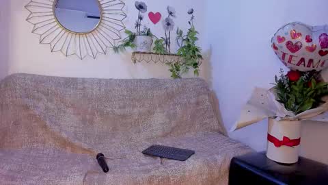 Emma Duque online show from October 31, 10:10 pm