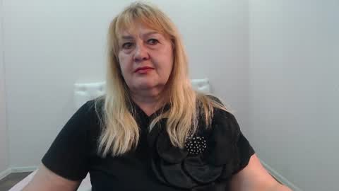 emmaellison924117 online show from July 18, 7:10 am