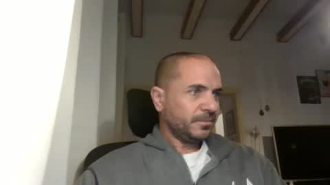 Ariel online show from March 2, 3:56 am