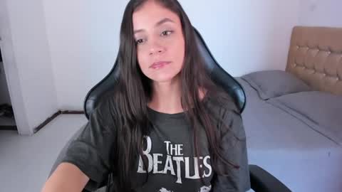 Jennifer online show from April 12, 1:37 pm