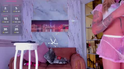 Emma online show from November 18, 1:36 pm