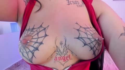 emmajohanson online show from January 10, 4:01 pm