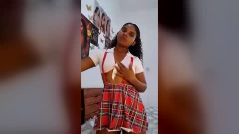 emmalovely0 online show from July 26, 12:14 pm