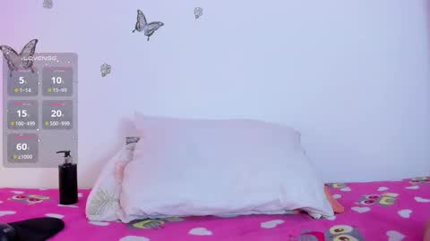 Snapshot of emmarogers_ chatting on September 25, 4:36 pm Emma Rogers online show from September 25, 4:36 pm