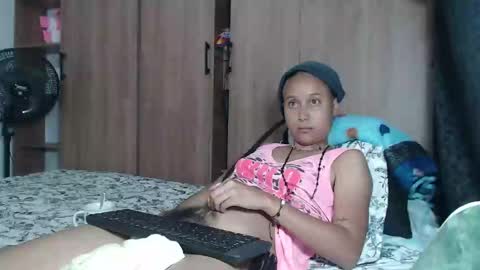 emmasweet95 online show from January 14, 5:40 am