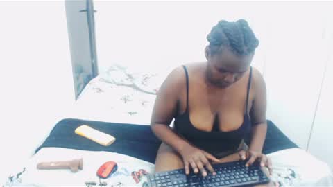 Emmy Lilly and Sam online show from January 7, 6:45 pm