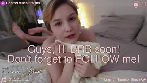 Snapshot of emmie_blush chatting on October 4, 6:44 am Emily online show from October 4, 6:44 am