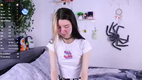 emmie_everly online show from December 16, 12:00 pm