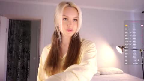 Aurora online show from September 19, 6:39 am