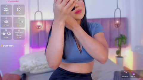 Emmiily online show from May 23, 9:00 pm