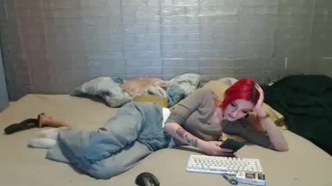 Emmily000 online show from February 2, 3:48 am