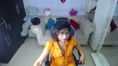 Snapshot of emmilychevalier chatting on March 10, 11:16 pm Emmily online show from March 10, 11:16 pm