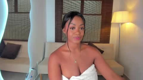 emmy_jacksson online show from March 12, 3:40 pm