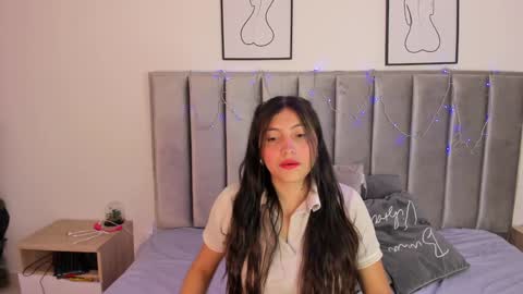 Snapshot of emmy_turnner chatting on January 13, 12:13 pm Emily Laila online show from January 13, 12:13 pm