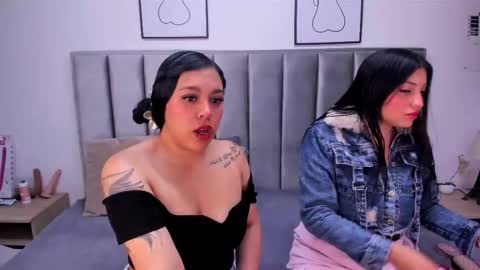 Snapshot of emmy_turnner chatting on October 9, 12:32 pm Emily Laila online show from October 9, 12:32 pm
