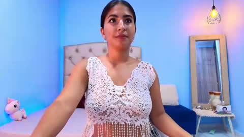 Snapshot of emy_ly chatting on October 7, 1:51 pm emy online show from October 7, 1:51 pm