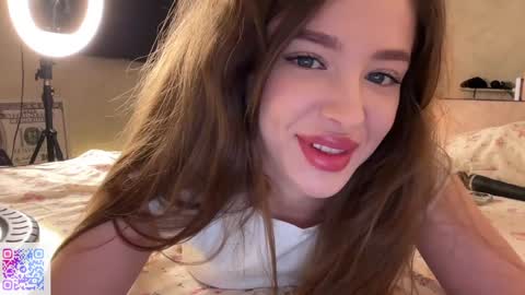 Mia online show from September 13, 11:40 pm