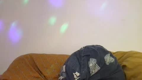 3from Desire online show from September 18, 8:46 pm