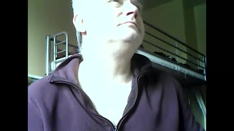 englishguysurrey online show from March 10, 10:50 am