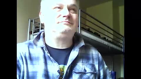 englishguysurrey online show from April 3, 12:23 pm