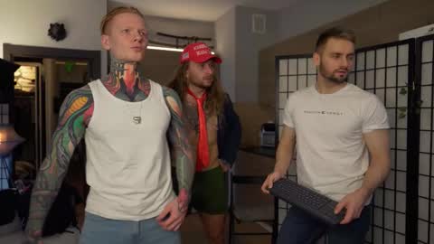 Johnny online show from November 3, 3:35 pm