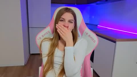 enjoyeverymoment_ online show from April 22, 7:43 pm