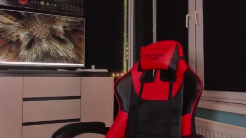 Enker online show from November 12, 5:37 pm