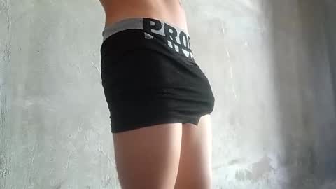 Snapshot of enri60793737 chatting on October 26, 6:40 pm enri60793737 online show from October 26, 6:40 pm