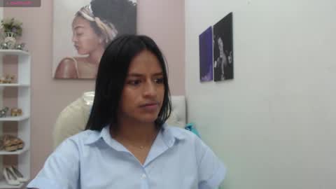 Snapshot of enyelin chatting on September 15, 10:33 pm Enyenlina online show from September 15, 10:33 pm