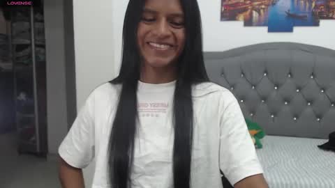 Snapshot of enyelin chatting on October 2, 12:15 pm Enyenlina online show from October 2, 12:15 pm