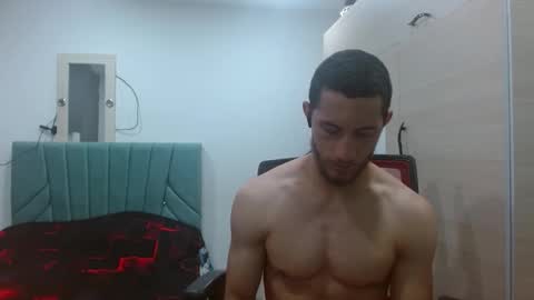 Snapshot of enzo_savage chatting on October 19, 5:50 pm enzo_savage online show from October 19, 5:50 pm