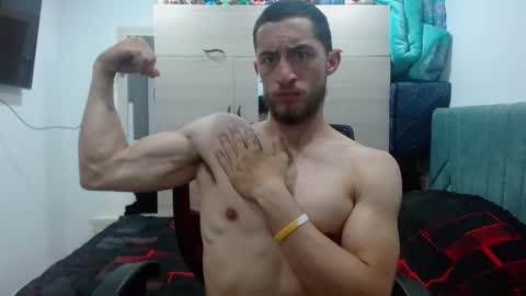 Snapshot of enzo_savage chatting on October 2, 7:56 pm enzo_savage online show from October 2, 7:56 pm