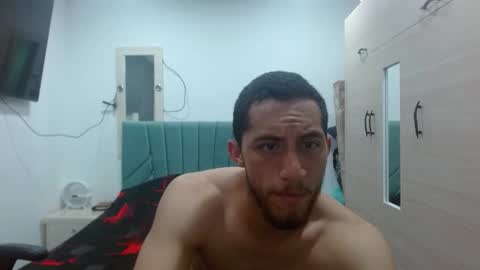 Snapshot of enzo_savage chatting on October 12, 6:10 pm enzo_savage online show from October 12, 6:10 pm