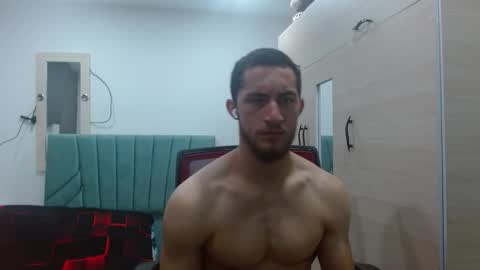 Snapshot of enzo_savage chatting on October 16, 7:02 pm enzo_savage online show from October 16, 7:02 pm