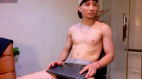 enzo_steel online show from January 14, 6:05 pm