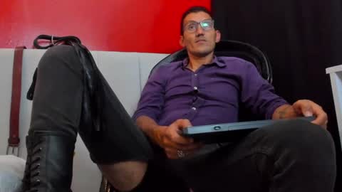 Snapshot of enzopratt chatting on March 9, 1:04 pm Enzo Pratt online show from March 9, 1:04 pm