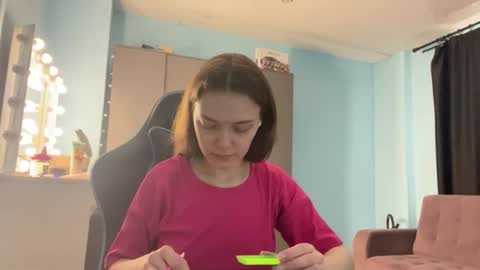 Lily online show from March 3, 8:32 am