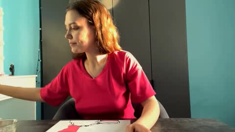 Lily online show from February 4, 8:07 am