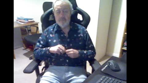 Snapshot of erasmus_d chatting on January 26, 5:55 pm erasmus_d online show from January 26, 5:55 pm