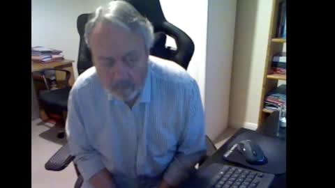 Snapshot of erasmus_d chatting on September 17, 6:11 pm erasmus_d online show from September 17, 6:11 pm