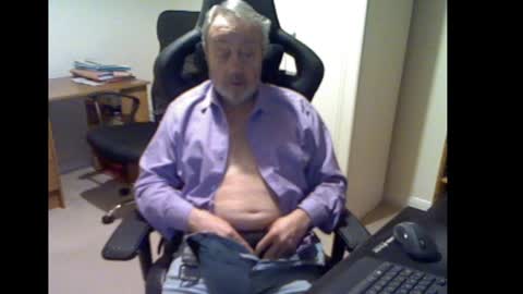 Snapshot of erasmus_d chatting on January 7, 6:03 pm erasmus_d online show from January 7, 6:03 pm