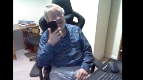Snapshot of erasmus_d chatting on February 7, 6:02 pm erasmus_d online show from February 7, 6:02 pm