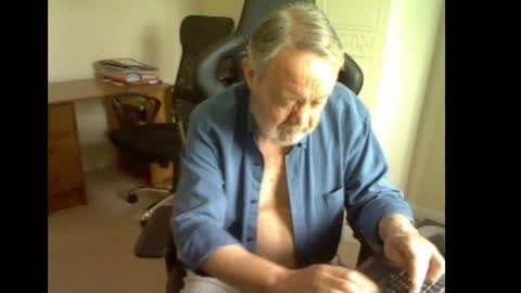 erasmus_d online show from June 1, 5:03 pm