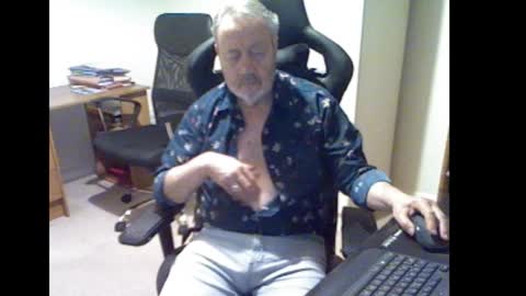 erasmus_d online show from October 28, 5:47 pm