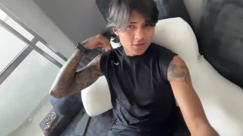 Tht BOSS Eren online show from April 2, 7:21 pm