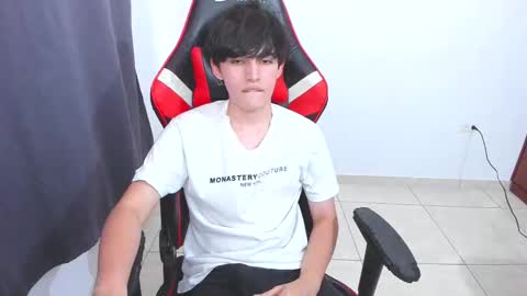 Snapshot of eren_tatakae chatting on October 4, 9:01 pm eren_tatakae online show from October 4, 9:01 pm
